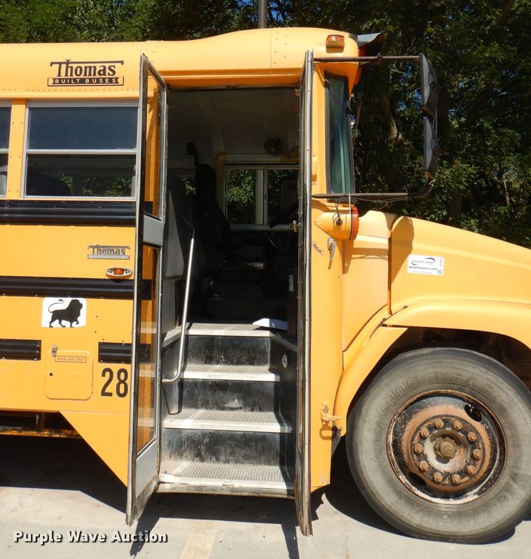 image for item DE4088 2001 Freightliner FS65 Thomas school bus