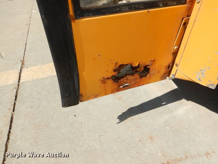 image for item DE4088 2001 Freightliner FS65 Thomas school bus