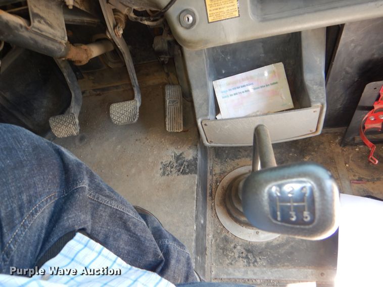 image for item DE4088 2001 Freightliner FS65 Thomas school bus