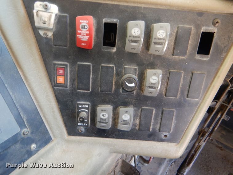 image for item DE4088 2001 Freightliner FS65 Thomas school bus