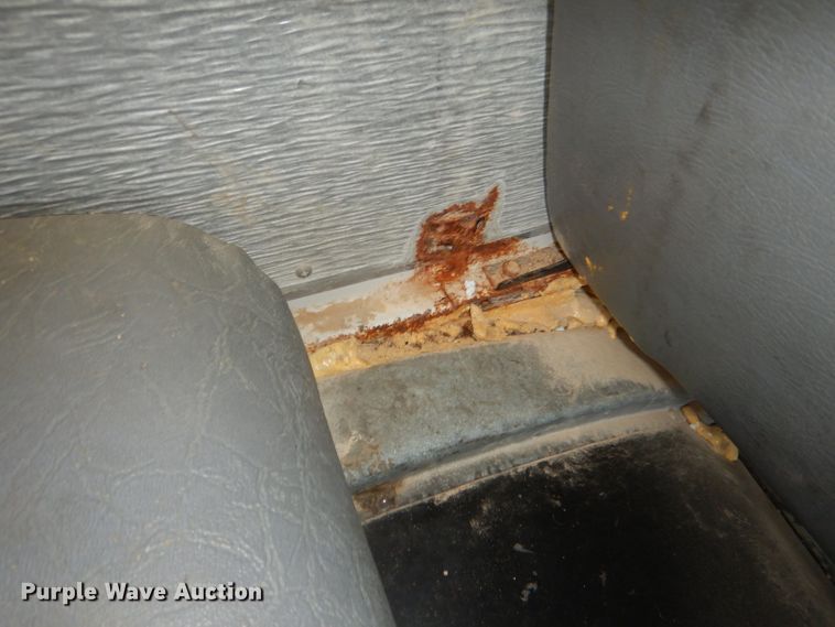 image for item DE4088 2001 Freightliner FS65 Thomas school bus