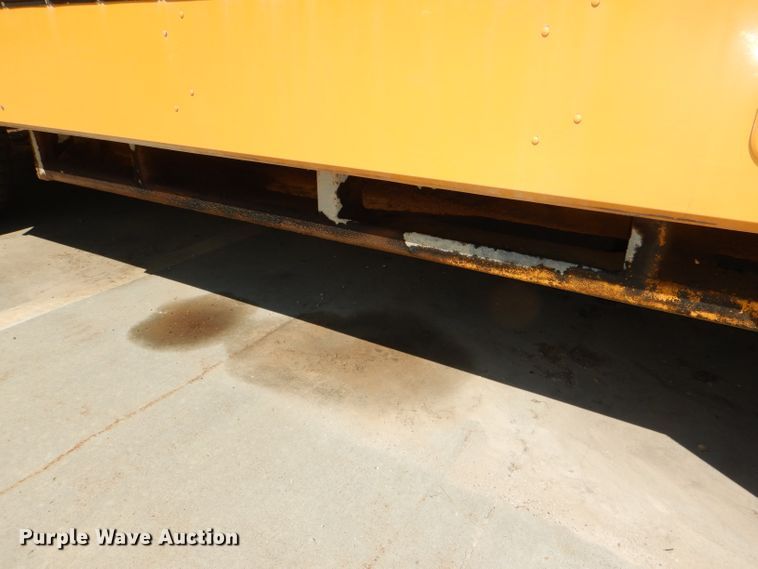 image for item DE4088 2001 Freightliner FS65 Thomas school bus