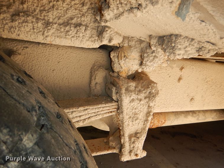 image for item DE4088 2001 Freightliner FS65 Thomas school bus