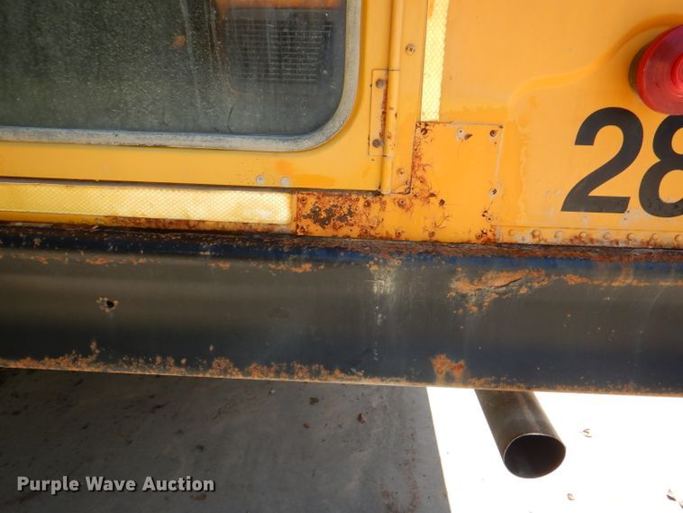 image for item DE4088 2001 Freightliner FS65 Thomas school bus