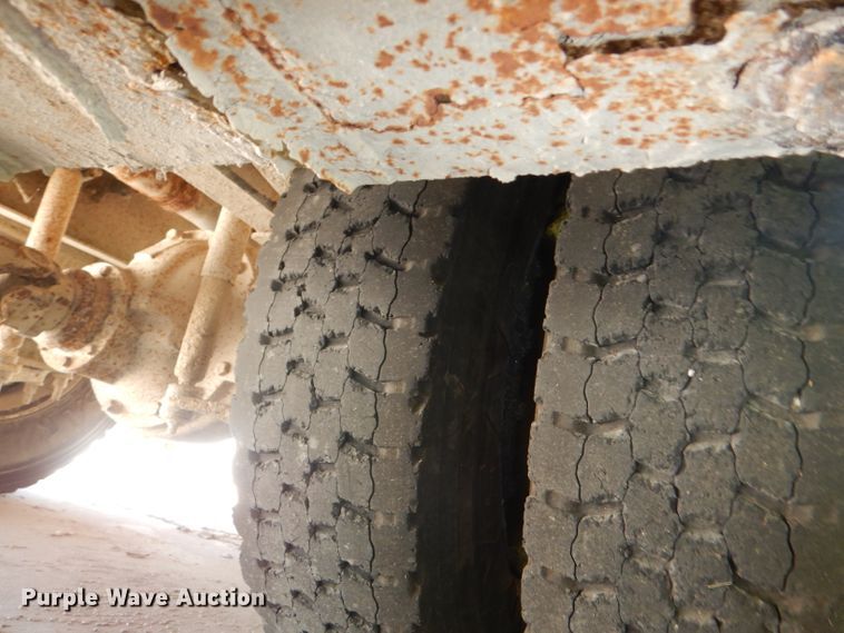 image for item DE4088 2001 Freightliner FS65 Thomas school bus