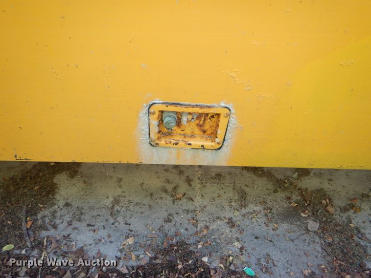 image for item DE4088 2001 Freightliner FS65 Thomas school bus