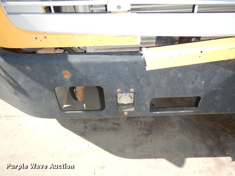 image for item DE4088 2001 Freightliner FS65 Thomas school bus