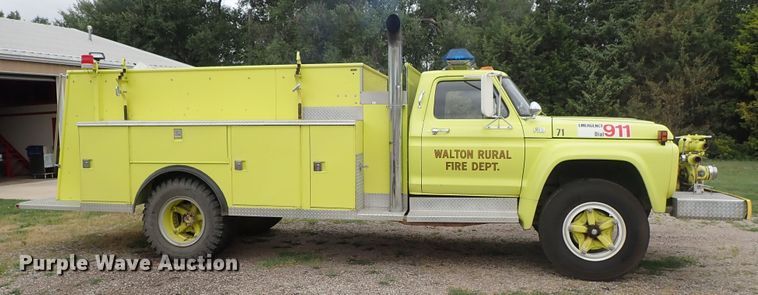 image for item DE5552 1978 Ford F700 fire truck