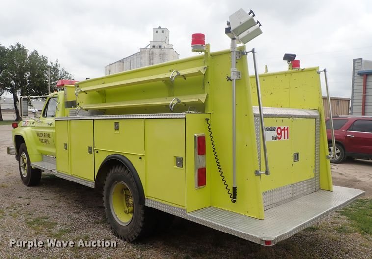 image for item DE5552 1978 Ford F700 fire truck