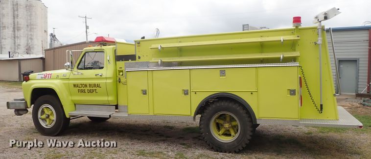 image for item DE5552 1978 Ford F700 fire truck