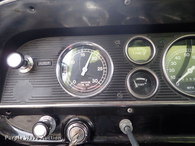 image for item DE5552 1978 Ford F700 fire truck