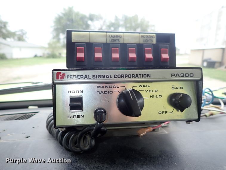 image for item DE5552 1978 Ford F700 fire truck