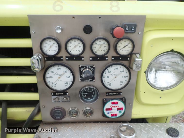 image for item DE5552 1978 Ford F700 fire truck