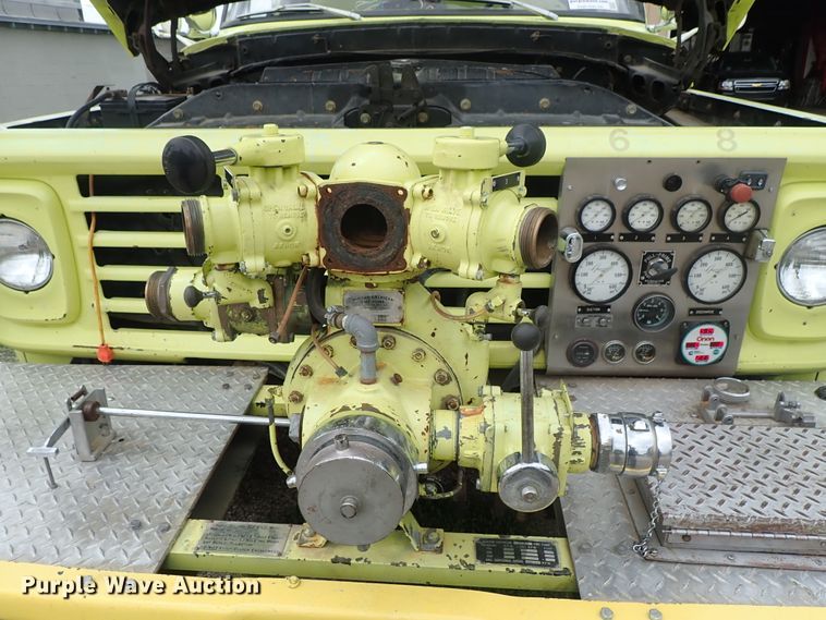 image for item DE5552 1978 Ford F700 fire truck