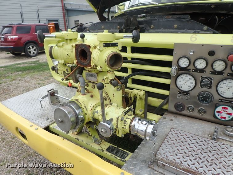 image for item DE5552 1978 Ford F700 fire truck