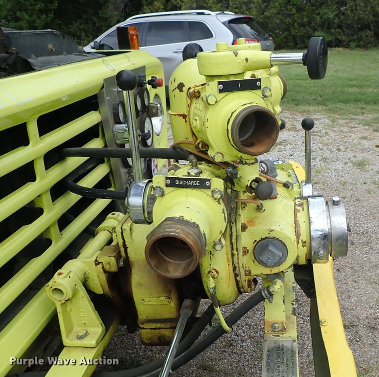 image for item DE5552 1978 Ford F700 fire truck