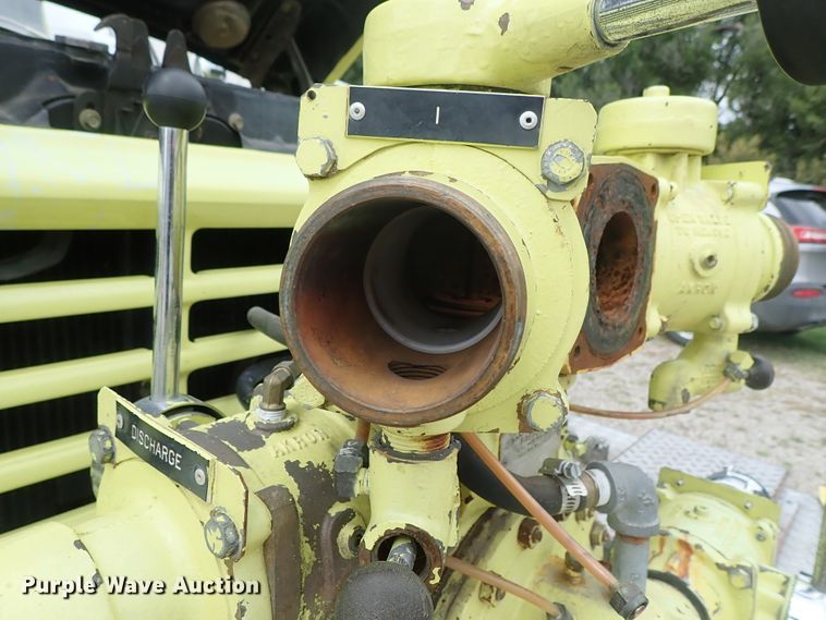 image for item DE5552 1978 Ford F700 fire truck