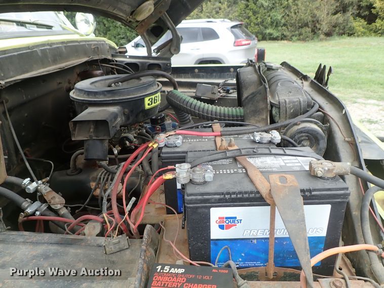 image for item DE5552 1978 Ford F700 fire truck