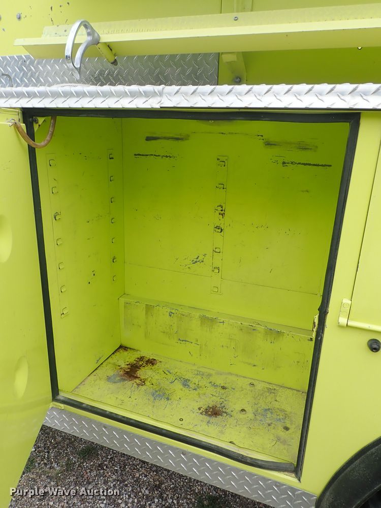 image for item DE5552 1978 Ford F700 fire truck