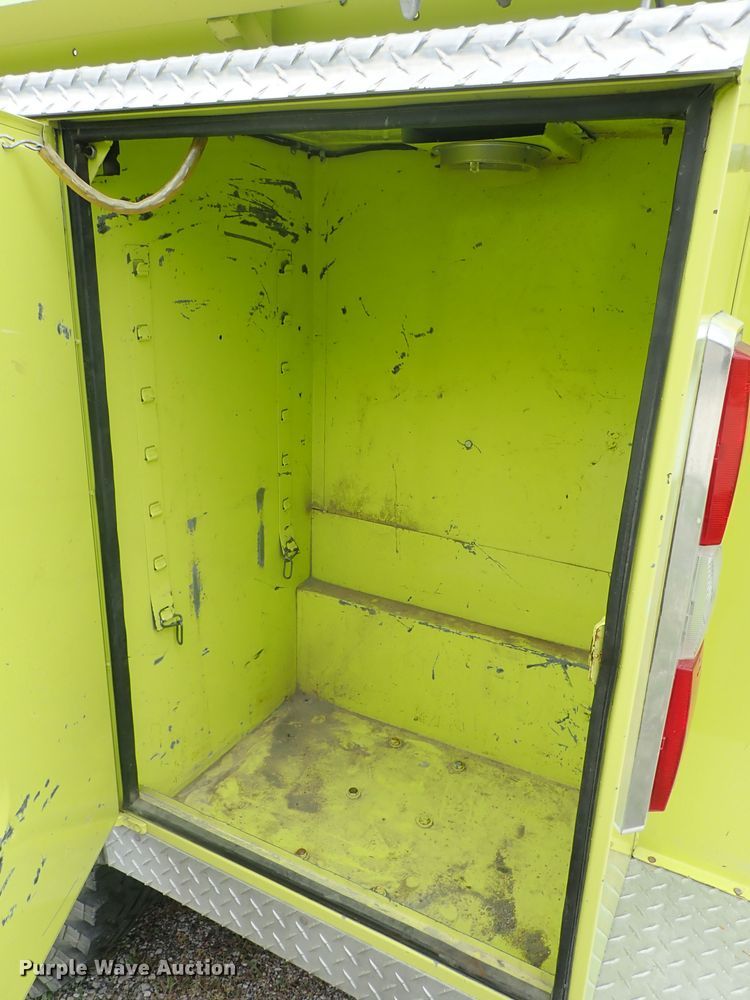 image for item DE5552 1978 Ford F700 fire truck