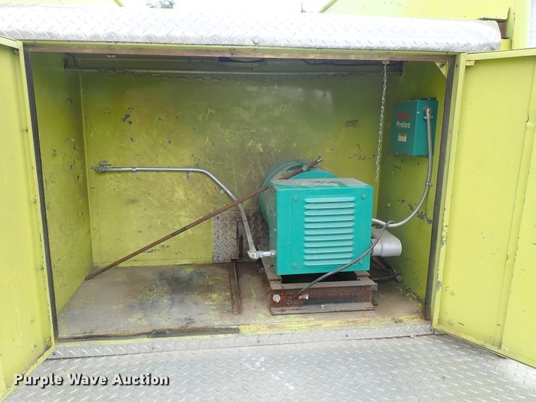 image for item DE5552 1978 Ford F700 fire truck