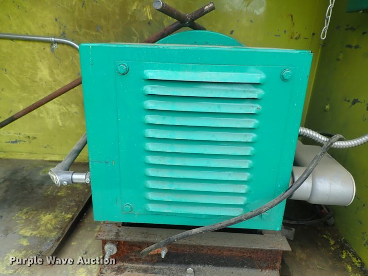 image for item DE5552 1978 Ford F700 fire truck