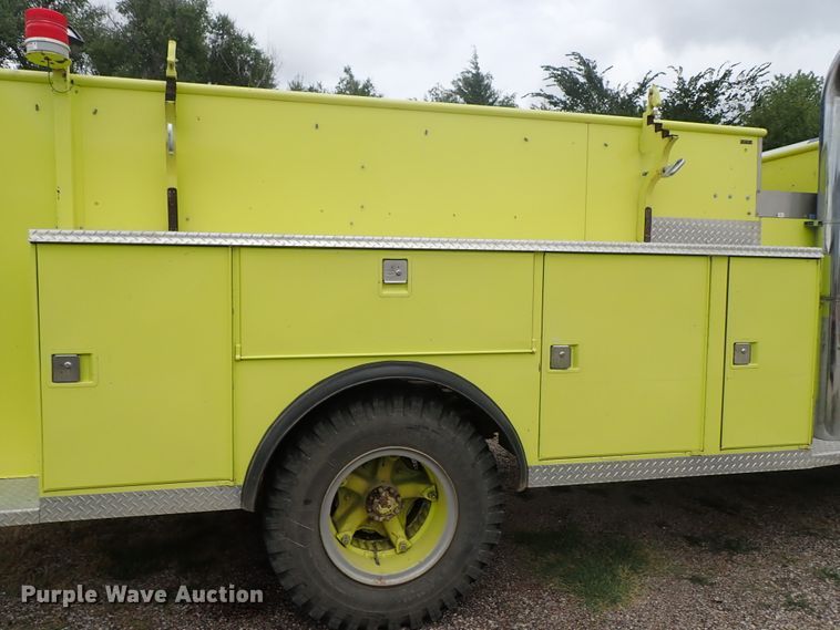 image for item DE5552 1978 Ford F700 fire truck