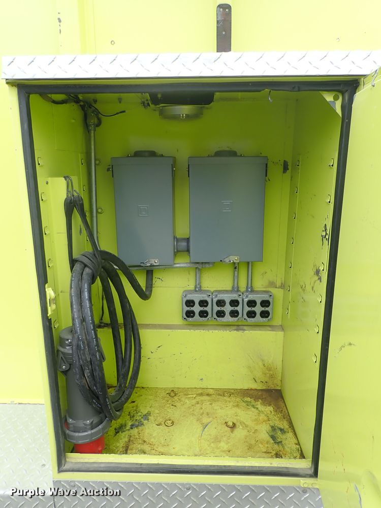 image for item DE5552 1978 Ford F700 fire truck