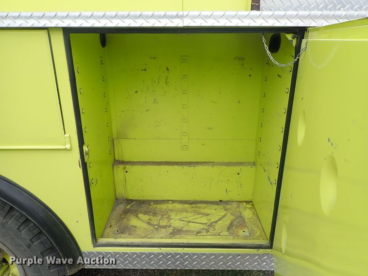 image for item DE5552 1978 Ford F700 fire truck