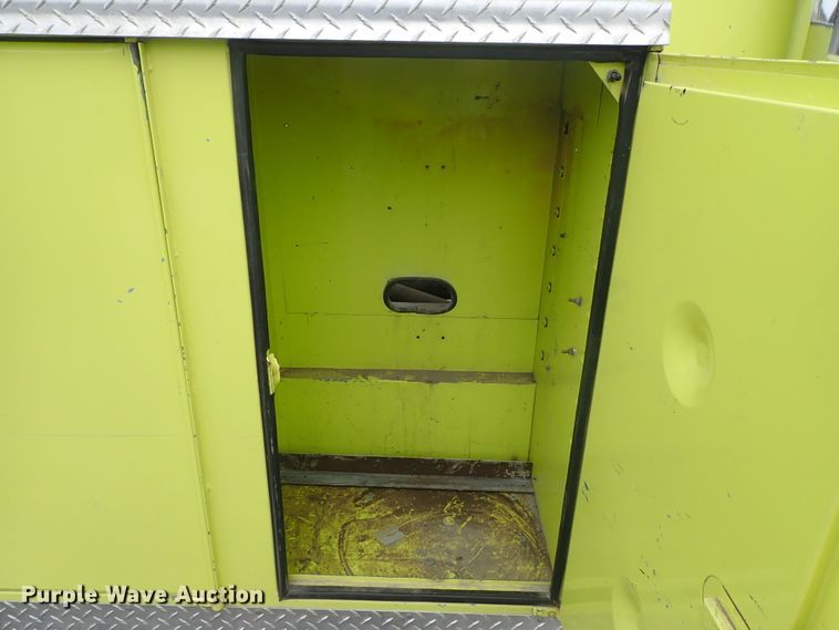 image for item DE5552 1978 Ford F700 fire truck