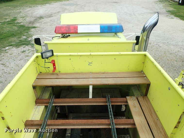 image for item DE5552 1978 Ford F700 fire truck