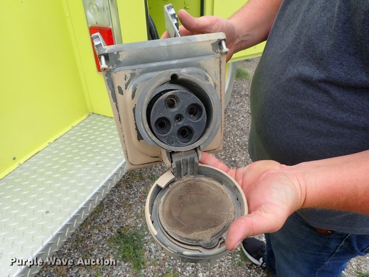 image for item DE5552 1978 Ford F700 fire truck