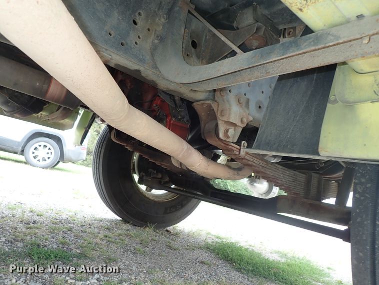 image for item DE5552 1978 Ford F700 fire truck