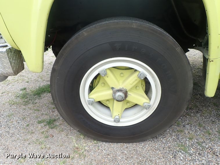 image for item DE5552 1978 Ford F700 fire truck