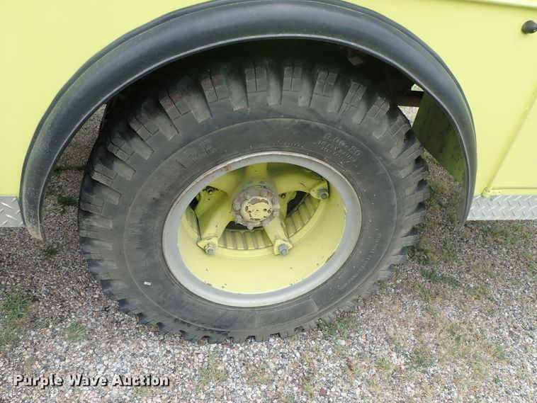 image for item DE5552 1978 Ford F700 fire truck