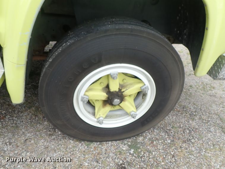 image for item DE5552 1978 Ford F700 fire truck