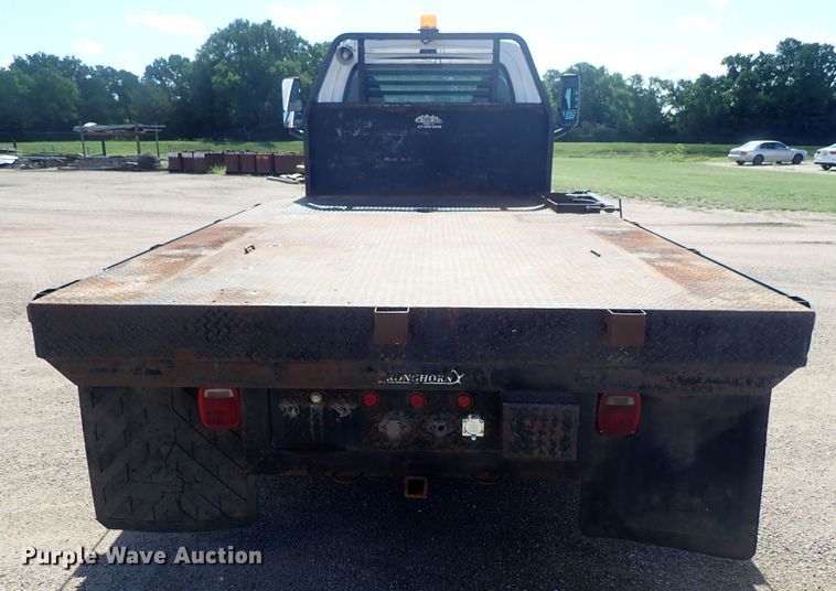 image for item DE5559 2004 GMC C4500 flatbed truck