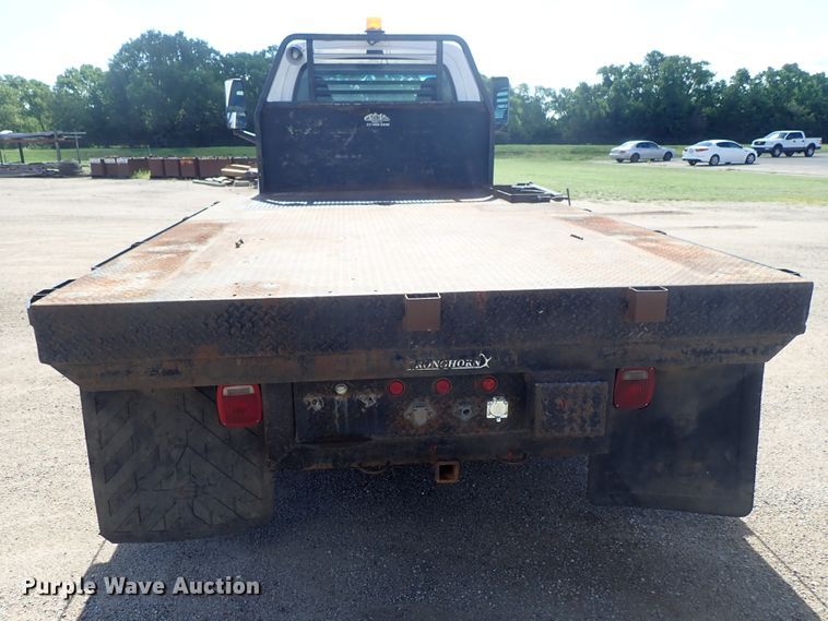 image for item DE5559 2004 GMC C4500 flatbed truck