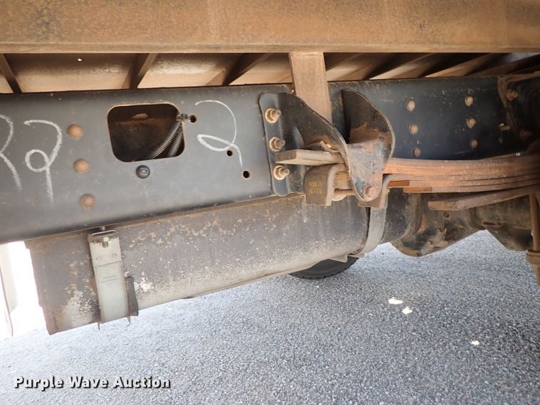 image for item DE5559 2004 GMC C4500 flatbed truck