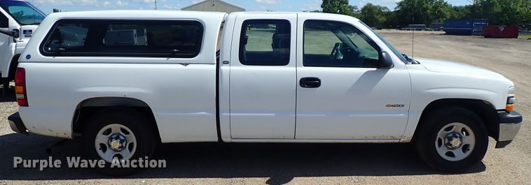 image for item DE5560 2002 Chevrolet Silverado 1500 Ext. Cab pickup truck