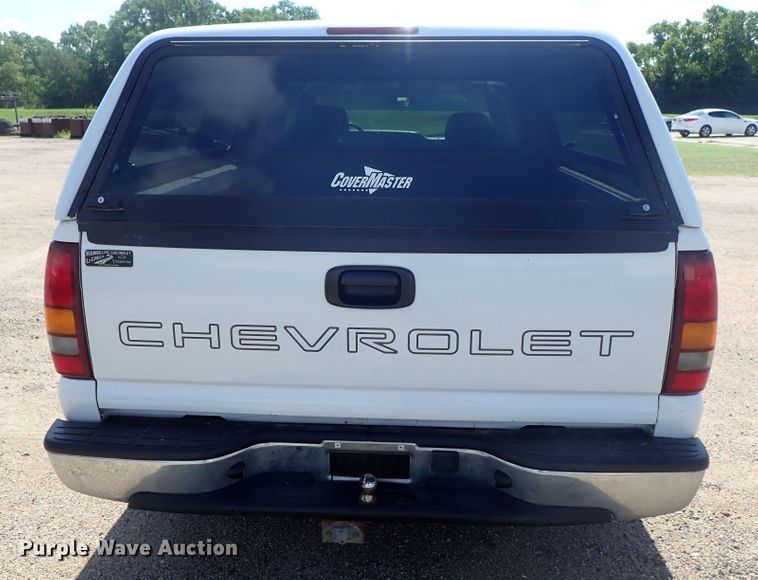 image for item DE5560 2002 Chevrolet Silverado 1500 Ext. Cab pickup truck