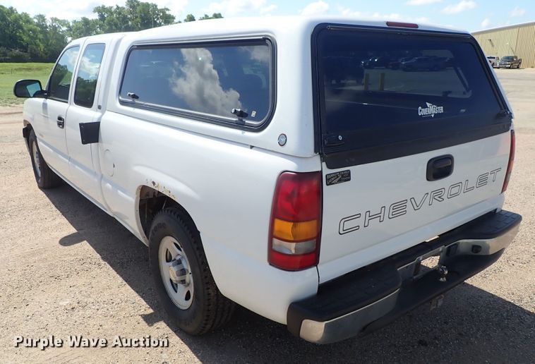 image for item DE5560 2002 Chevrolet Silverado 1500 Ext. Cab pickup truck