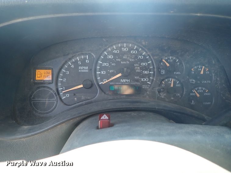 image for item DE5560 2002 Chevrolet Silverado 1500 Ext. Cab pickup truck