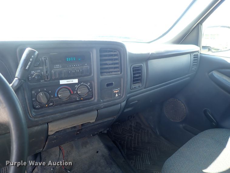 image for item DE5560 2002 Chevrolet Silverado 1500 Ext. Cab pickup truck