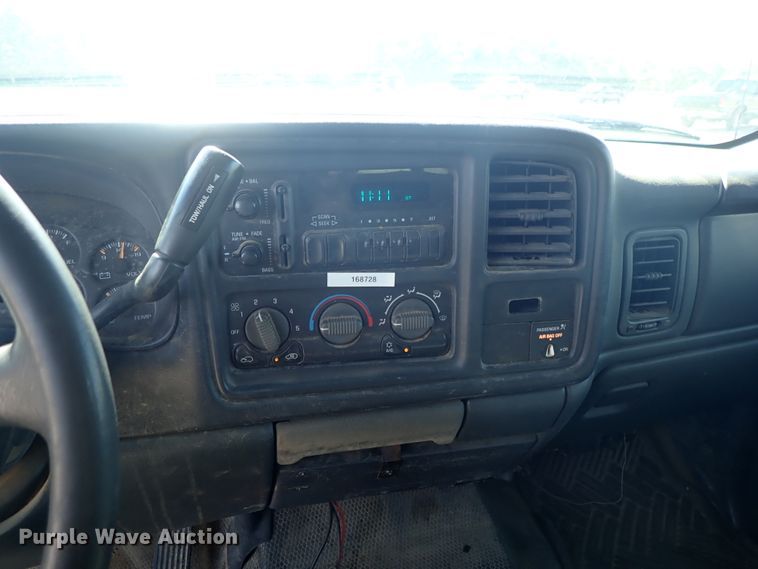 image for item DE5560 2002 Chevrolet Silverado 1500 Ext. Cab pickup truck