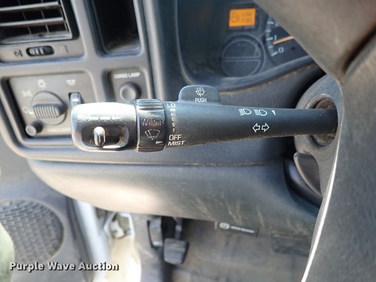 image for item DE5560 2002 Chevrolet Silverado 1500 Ext. Cab pickup truck