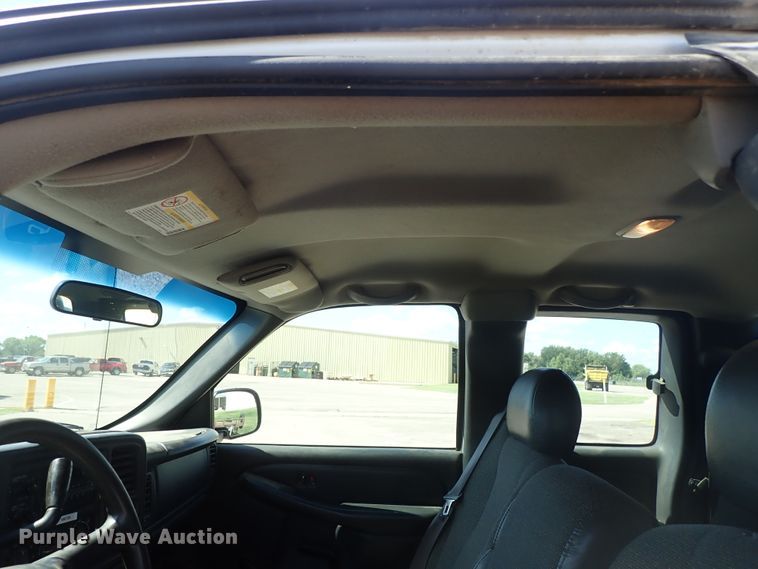 image for item DE5560 2002 Chevrolet Silverado 1500 Ext. Cab pickup truck