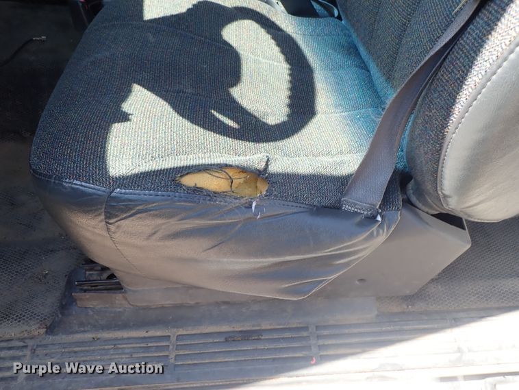 image for item DE5560 2002 Chevrolet Silverado 1500 Ext. Cab pickup truck