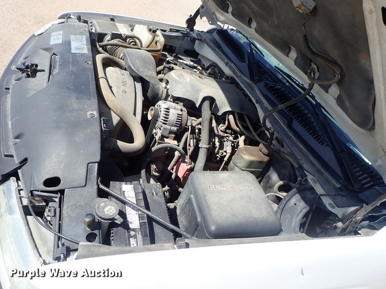 image for item DE5560 2002 Chevrolet Silverado 1500 Ext. Cab pickup truck