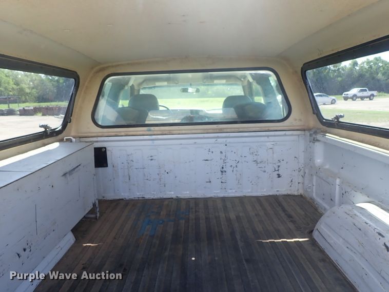 image for item DE5560 2002 Chevrolet Silverado 1500 Ext. Cab pickup truck